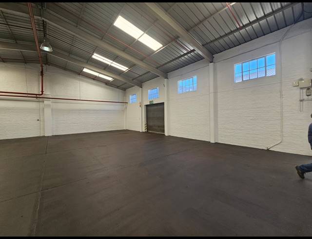 423M² WAREHOUSE TO LET IN MAITLAND